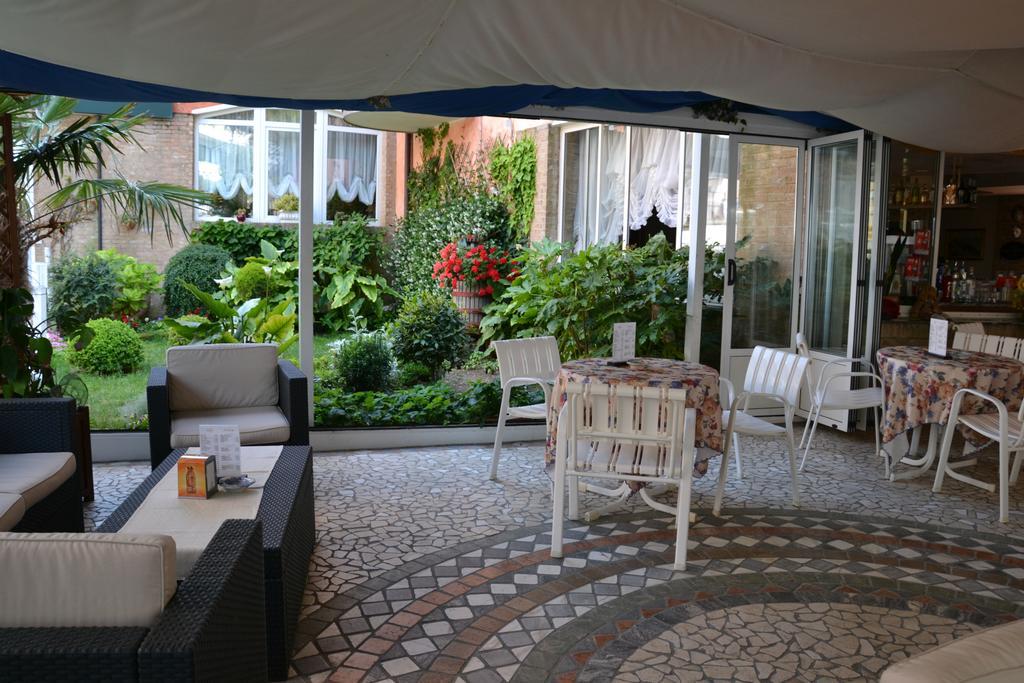 Hotel Stockholm Lido di Jesolo Exterior photo